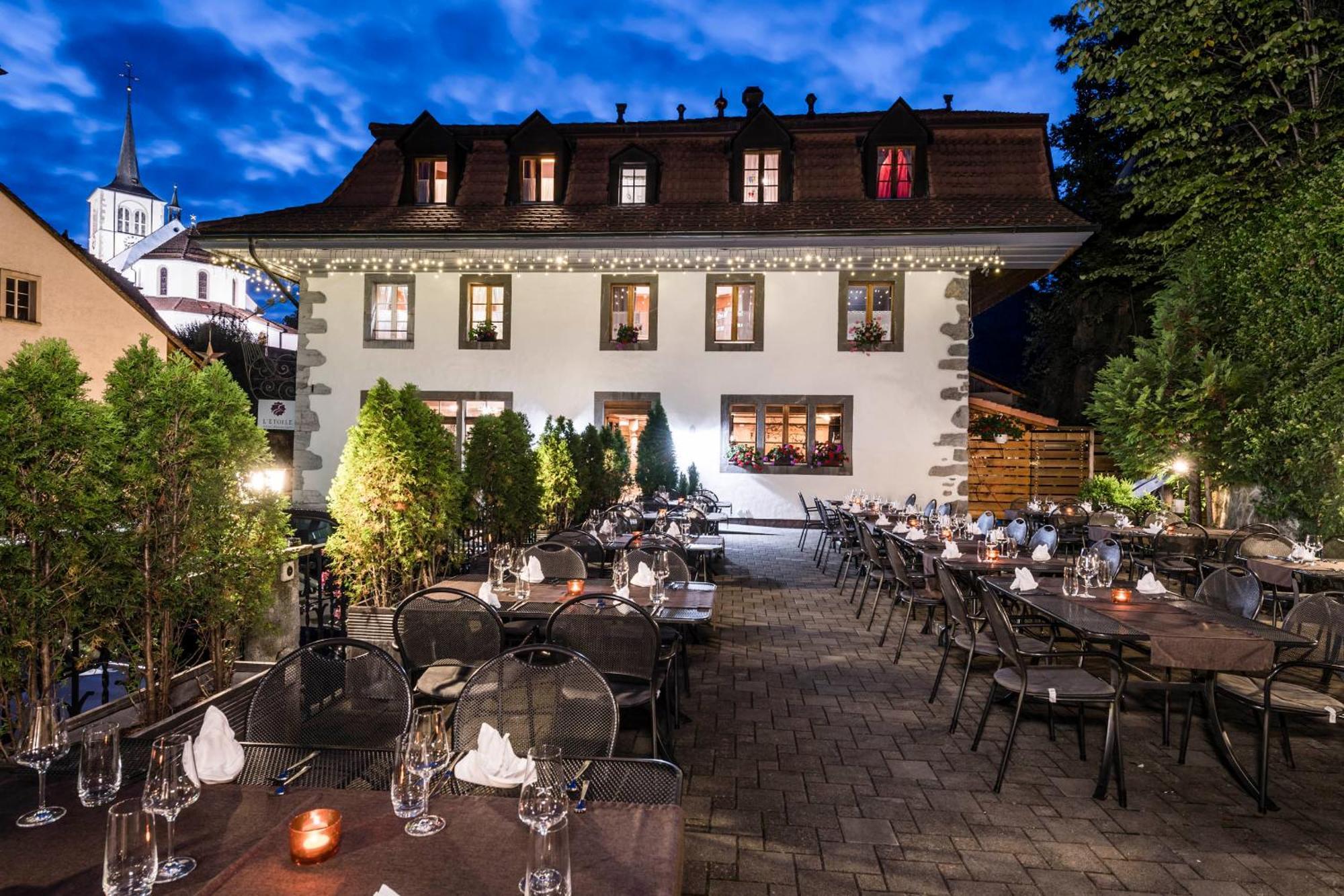 Romantik Hotel L'Etoile Шарме Екстер'єр фото