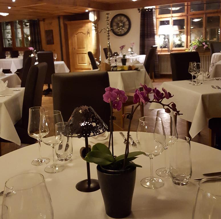 Romantik Hotel L'Etoile Шарме Екстер'єр фото