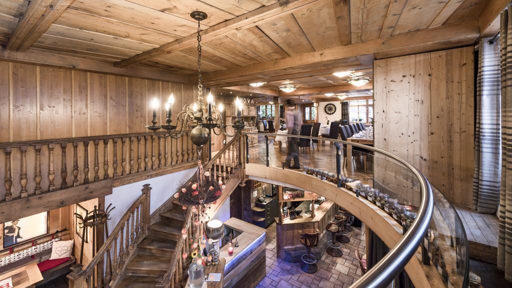 Romantik Hotel L'Etoile Шарме Екстер'єр фото