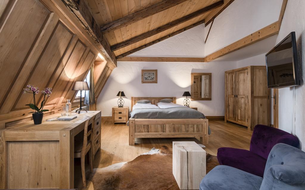 Romantik Hotel L'Etoile Шарме Екстер'єр фото
