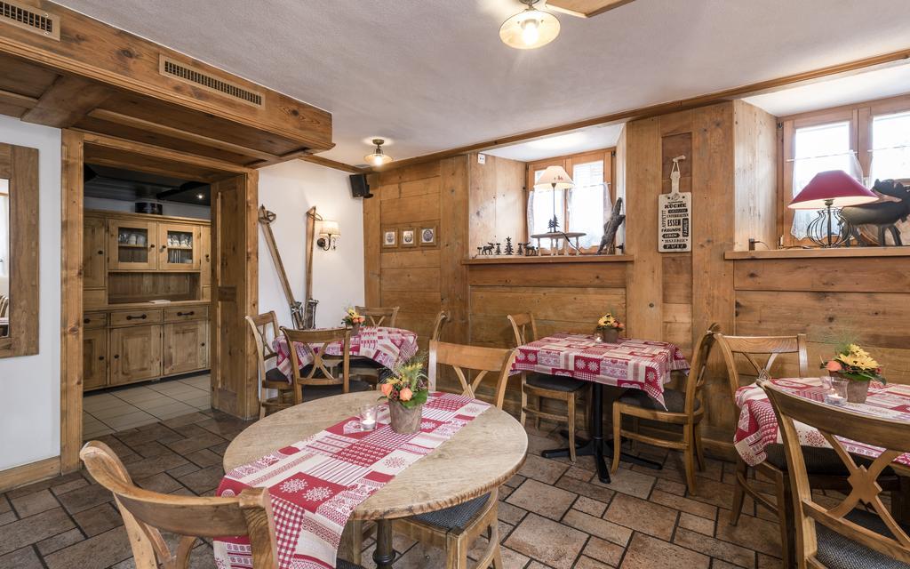 Romantik Hotel L'Etoile Шарме Екстер'єр фото